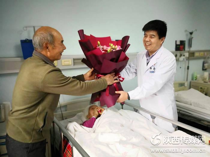 百岁老人股骨颈骨折 西安红会医院阎良院区精心医治【4】