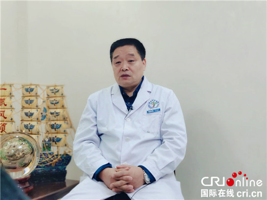 “不务正业”的医生巩四海:快意“外联”江湖 慢煮十年光阴 “不务正业”的医生巩四海:快意“外联”江湖 慢煮十年光阴