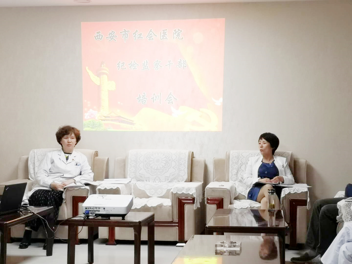 1124654594_副本.jpg