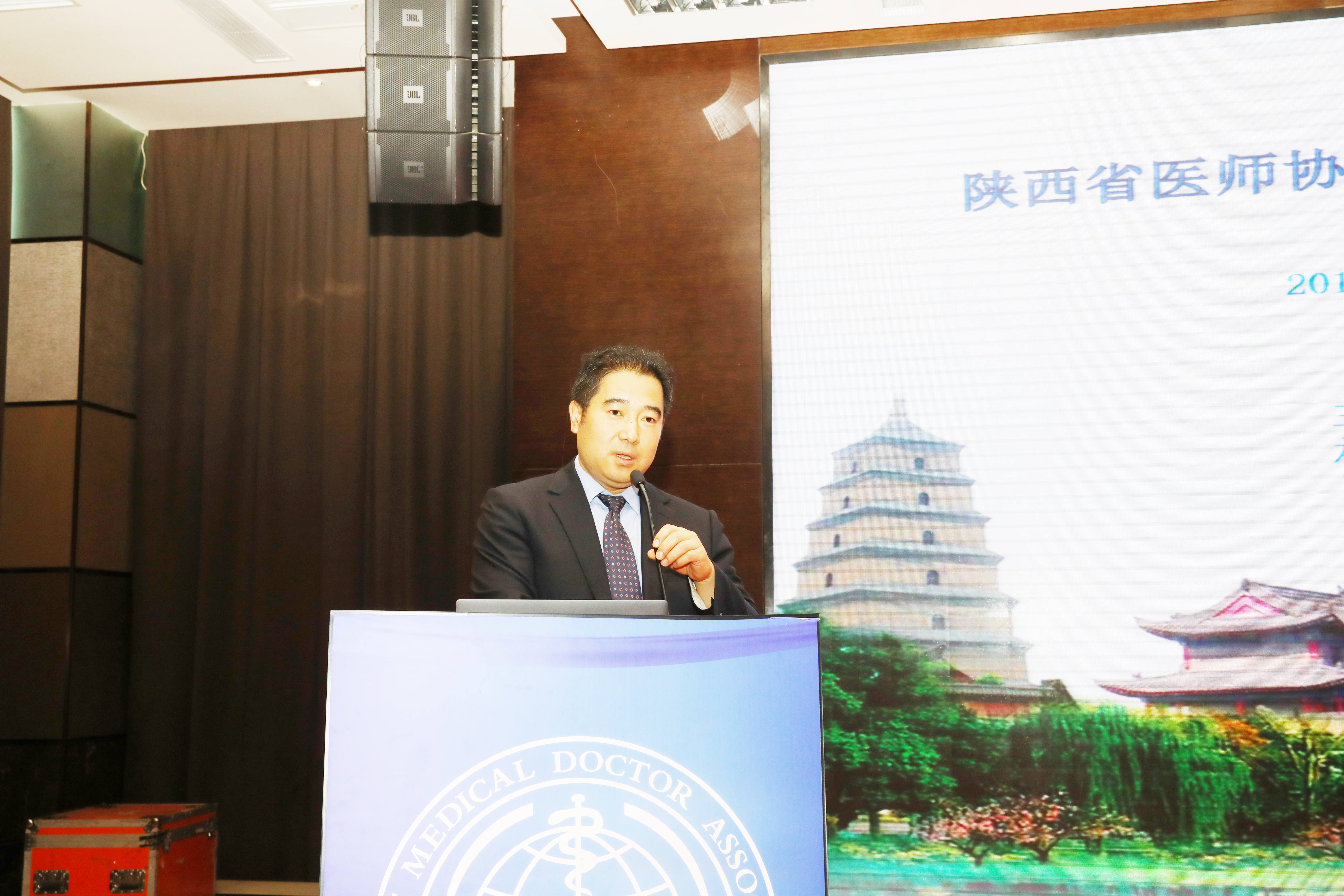 6.23红会医院许鹏副院长致欢迎辞_副本.jpg