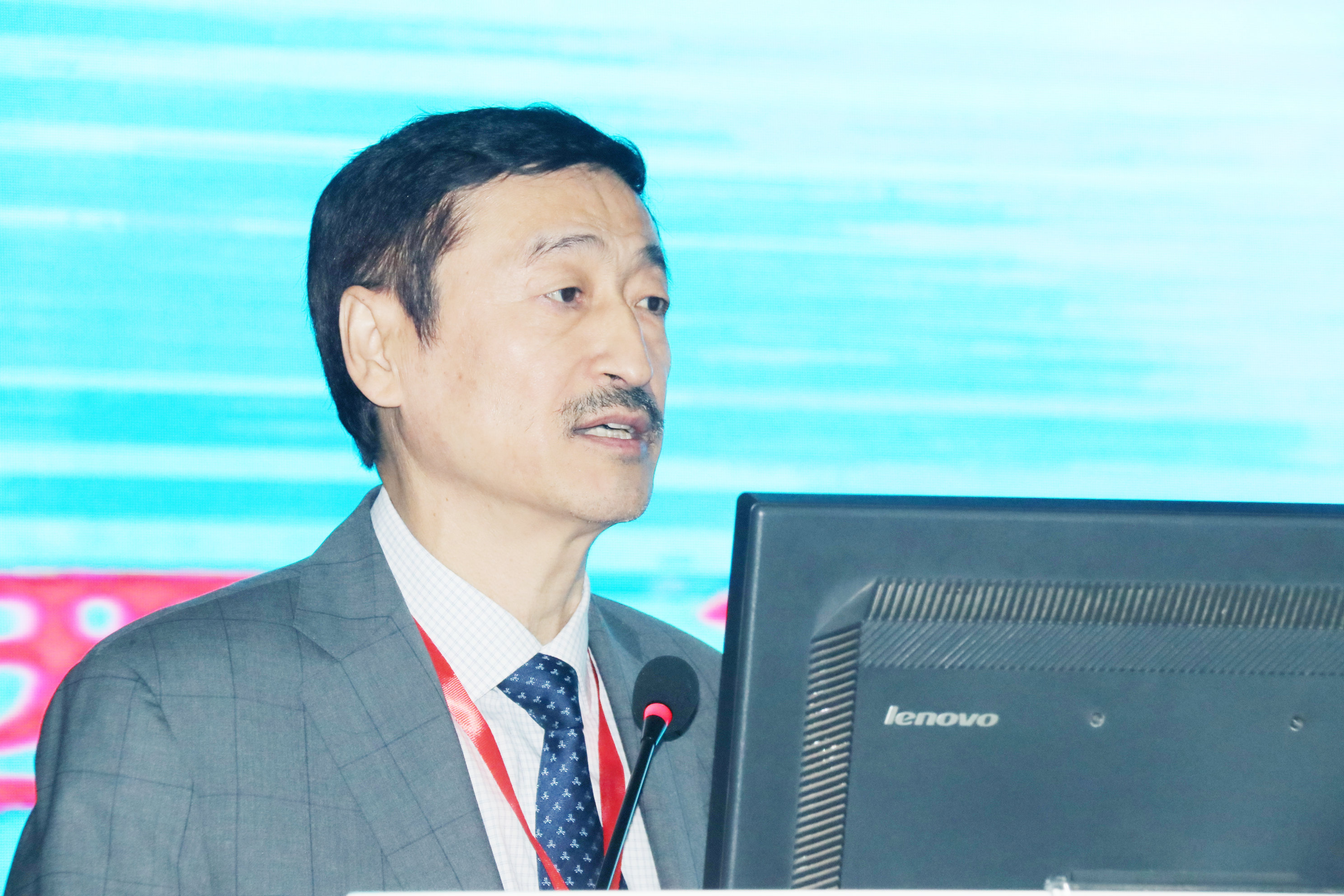 1.西安市红会医院脊柱病院郝定均院长致辞_副本.jpg