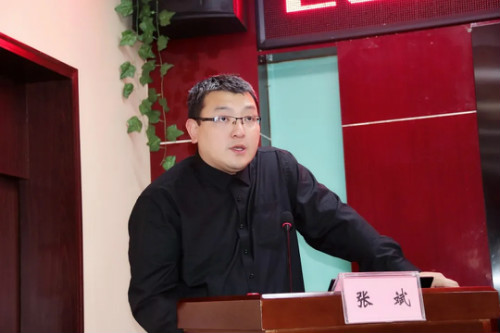 640_ur8.jpg 640_ur8.jpg