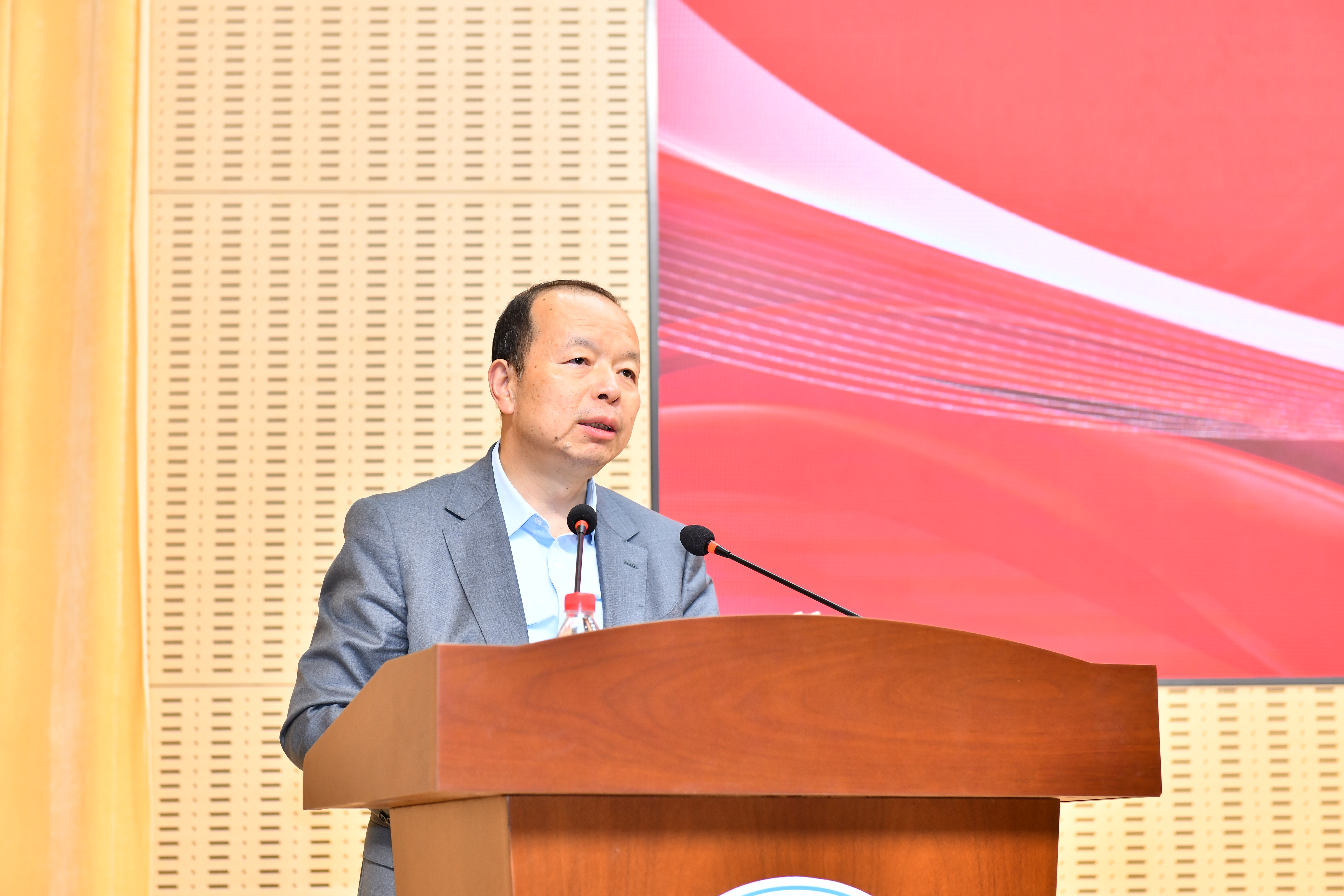 西安交通大学党委常委、医学部党委书记陈腾致辞.JPG