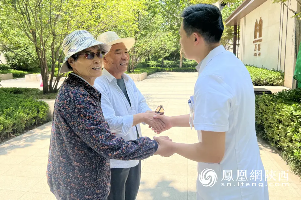 古稀夫妇遇红会义诊：34年前救命恩今再续